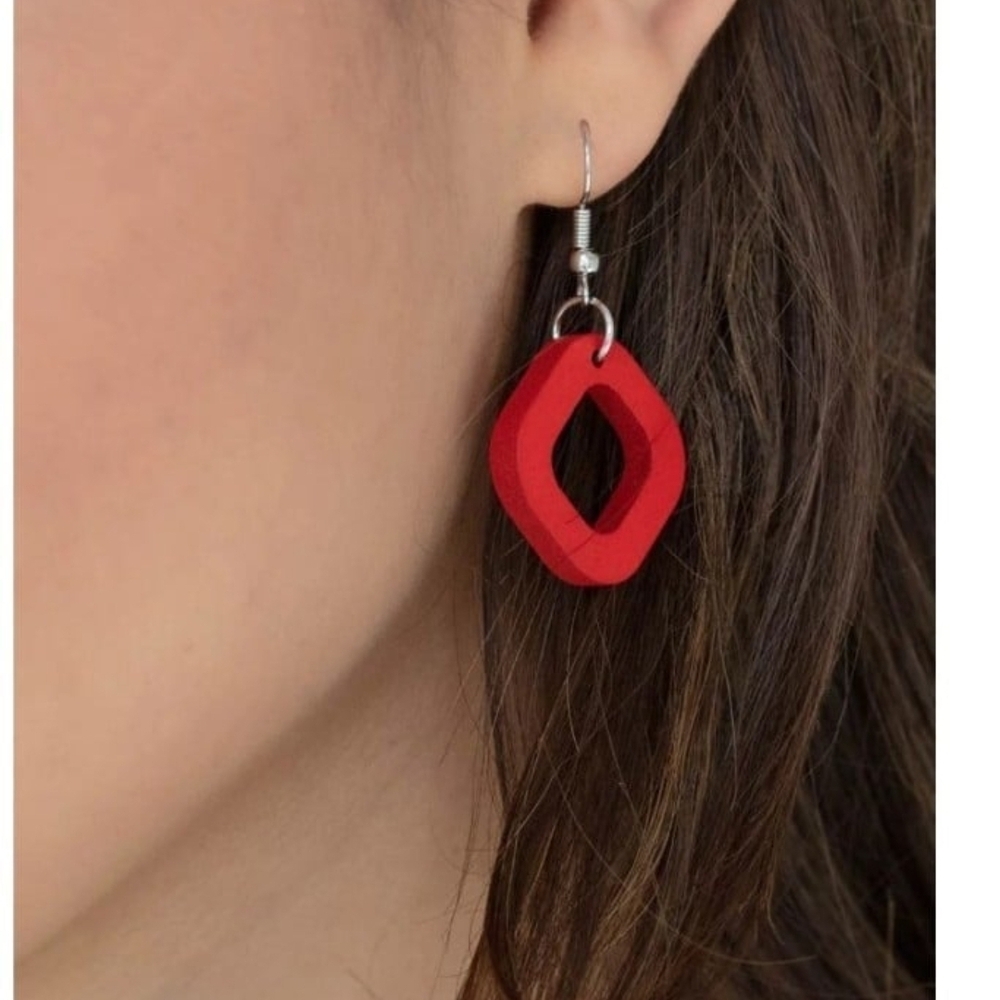 Paparazzi Red and Silver Modern Necklace Set Top Of The WOOD Chain Red Wooden - Picture 3 of 8